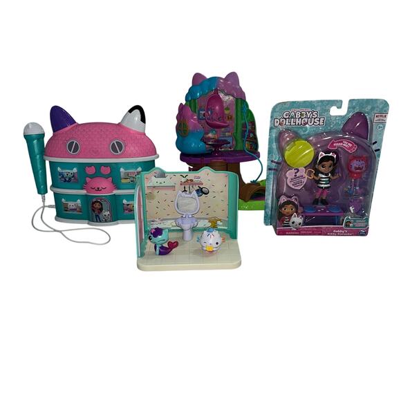 Gabby's Dollhouse Transforming Garden Treehouse & Kitty Karaoke Action Figures - Picture 1 of 10
